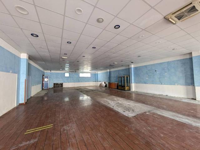 Locale Commerciale in affitto a Città Di Castello, Perugia