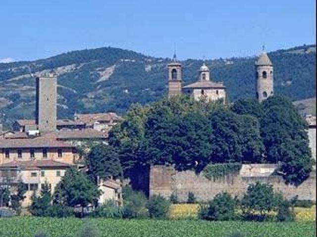 Locale Commerciale in affitto a Città Di Castello, Perugia