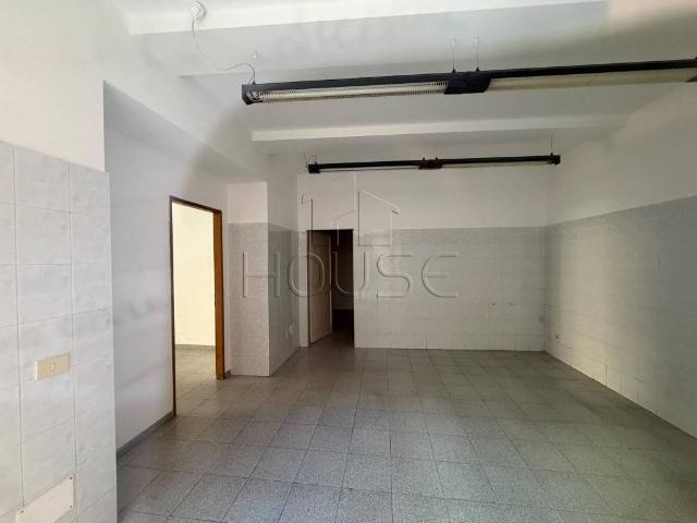 Locale Commerciale in affitto a San Leo Bastia, Umbria