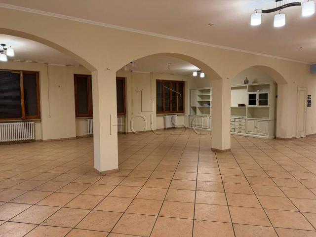 Locale Commerciale in affitto a San Leo Bastia, Umbria