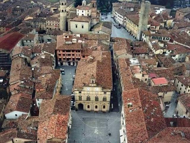Locale Commerciale in affitto a San Leo Bastia, Perugia