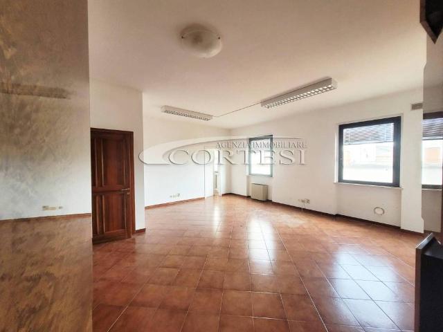 Locale Commerciale in affitto a Vocabolo Colonnelli, Città Di Castello