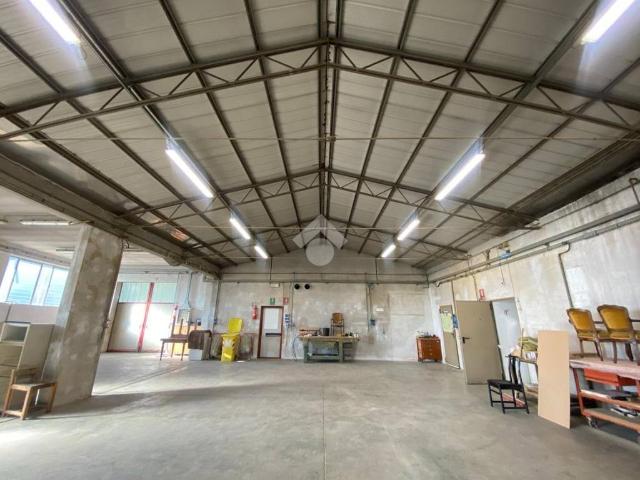 Locale Commerciale in affitto a Pozzetto, Cittadella