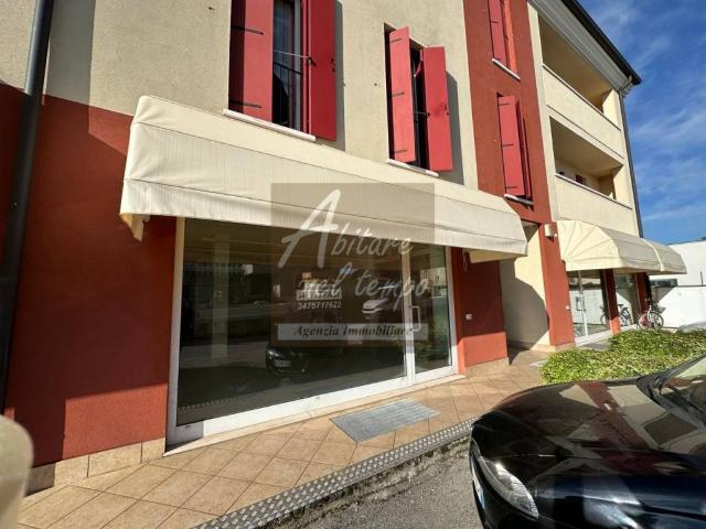 Locale Commerciale in affitto a Cittadella, Veneto