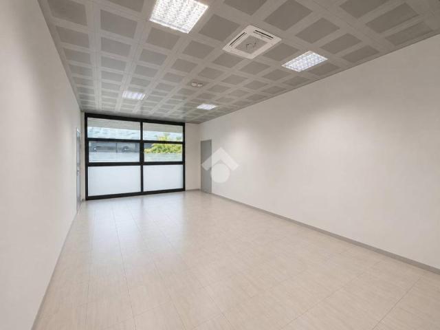Locale Commerciale in affitto a Pozzetto, Cittadella