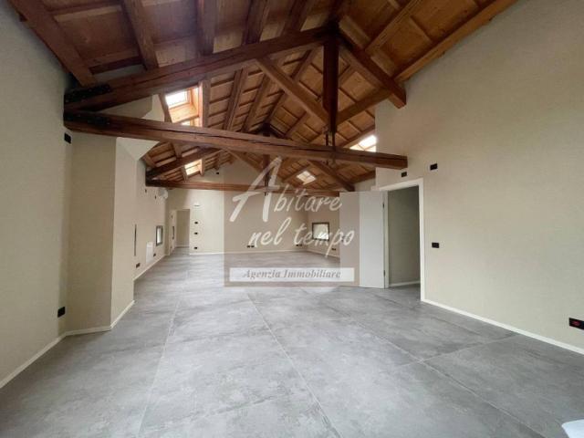 Locale Commerciale in affitto a Cittadella, Veneto