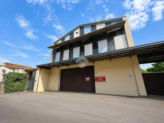 Locale Commerciale in affitto a Cittadella, Veneto