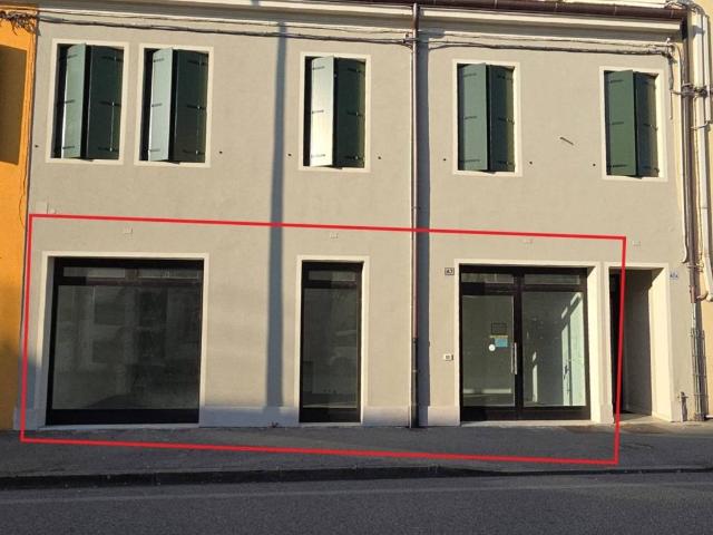 Locale Commerciale in affitto a Cittadella, Veneto