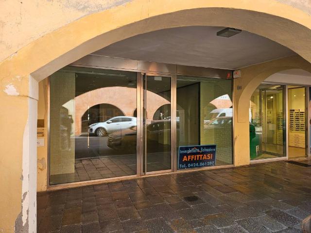 Locale Commerciale in affitto a Cittadella, Veneto