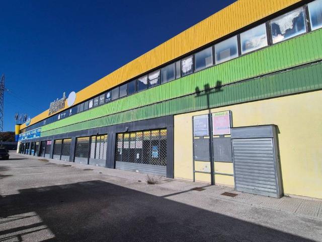 Locale Commerciale in affitto a Nucleo Industriale di Rieti, Cittaducale
