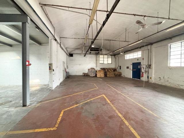 Locale Commerciale in affitto a Civate, Lombardia