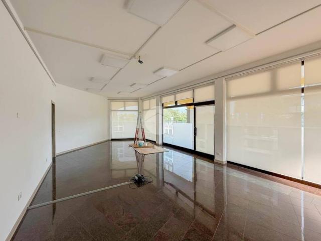 Locale Commerciale in affitto a Cividate Al Piano, Lombardia