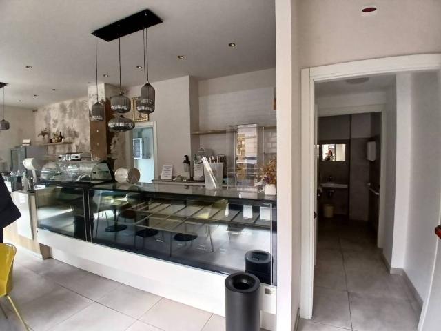 Locale Commerciale in affitto a Marche, Macerata