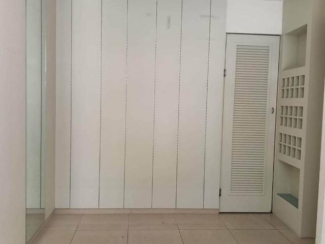 Locale Commerciale in affitto a San Marone, Marche