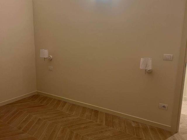 Locale Commerciale in affitto a San Marone, Marche