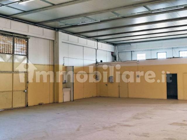 Locale Commerciale in affitto a Civitella in Val di Chiana, Pieve Al Toppo