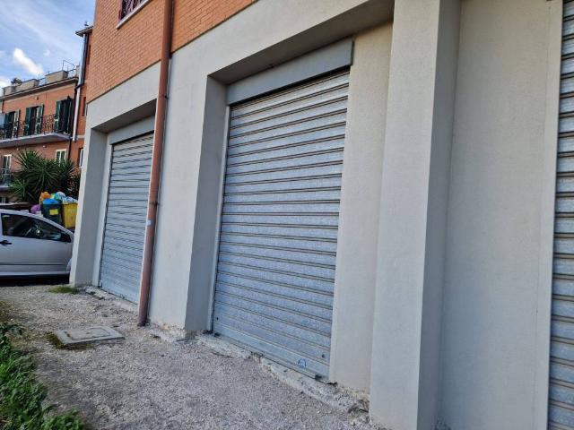 Locale Commerciale in affitto a Roma Capitale, Lazio