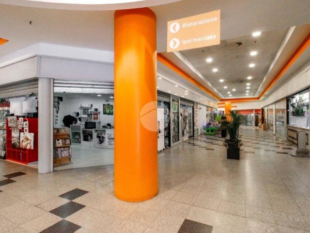 Locale Commerciale in affitto a Codogno, Lombardia