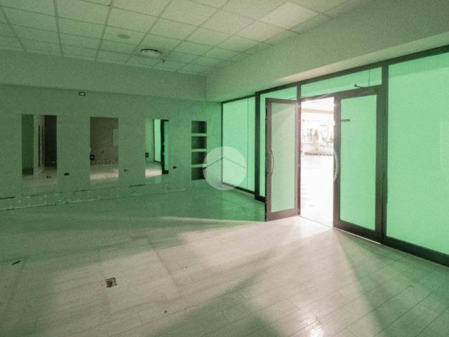 Locale Commerciale in affitto a Codogno, Lombardia