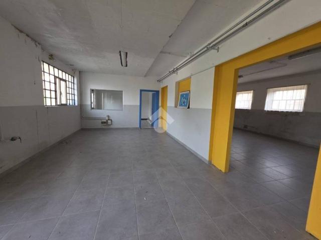 Locale Commerciale in affitto a Collebeato, Lombardia