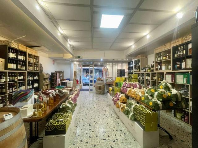 Locale Commerciale in affitto a Roma Capitale, Lazio