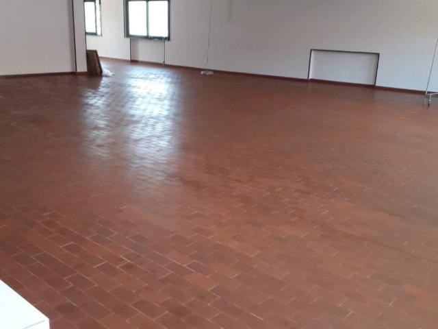 Locale Commerciale in affitto a Colli al Metauro, Marche