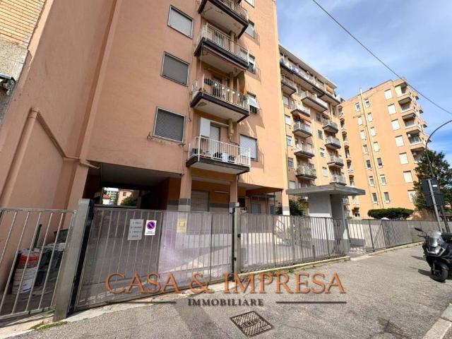 Locale Commerciale in affitto a Cologno Monzese, Lombardia
