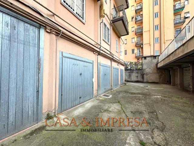 Locale Commerciale in affitto a Cologno Monzese, Lombardia