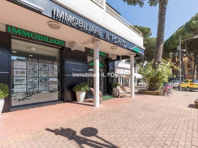 Locale Commerciale in affitto a Comacchio, Reggio Emilia
