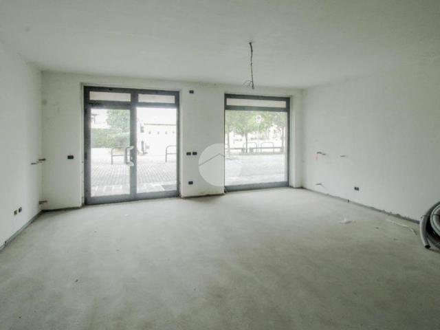 Locale Commerciale in affitto a Comazzo, Lombardia