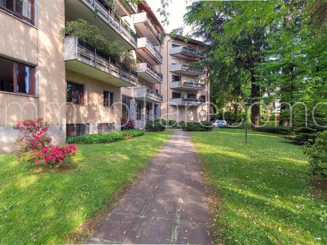 Locale Commerciale in affitto a San Martino, Como