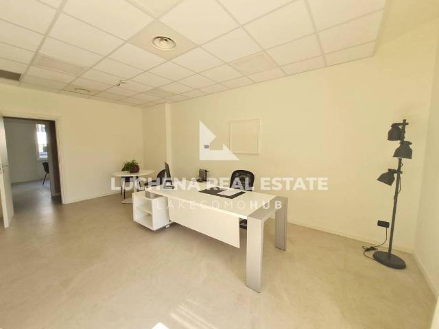 Locale Commerciale in affitto a Sant'Agostino, Como