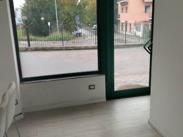Locale Commerciale in affitto a Acquanera, Como
