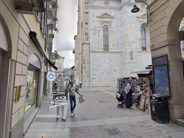 Locale Commerciale in affitto a Sant'Agostino, Como