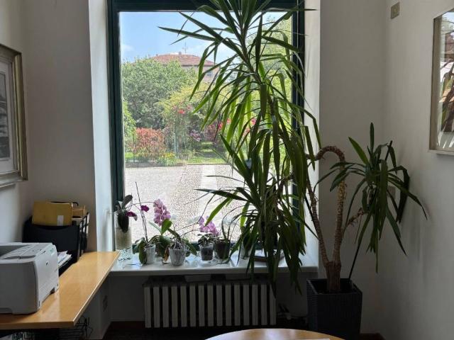 Locale Commerciale in affitto a San Bartolomeo, Como