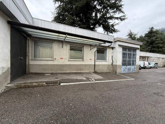 Locale Commerciale in affitto a San Martino, Como