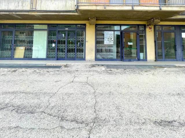 Locale Commerciale in affitto a Marche, Ascoli Piceno