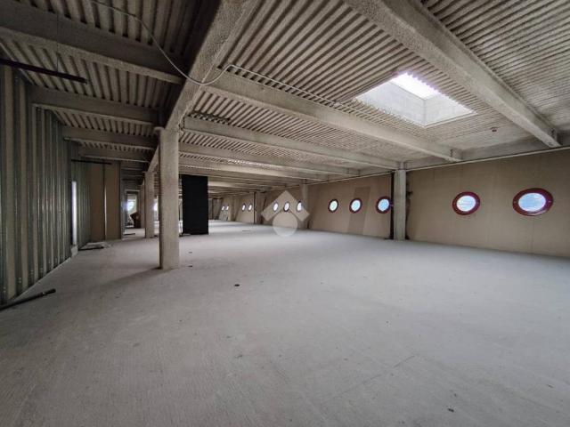 Locale Commerciale in affitto a Comunità montana della valle Trompia, Concesio