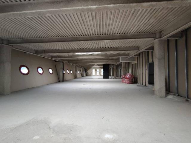 Locale Commerciale in affitto a Comunità montana della valle Trompia, Concesio
