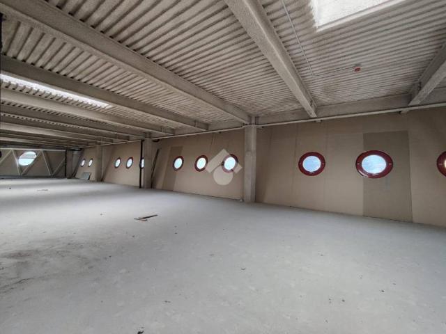 Locale Commerciale in affitto a Comunità montana della valle Trompia, Concesio