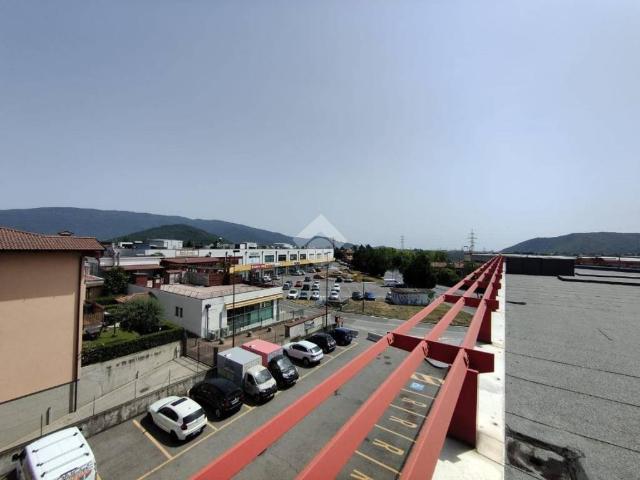 Locale Commerciale in affitto a Comunità montana della valle Trompia, Concesio