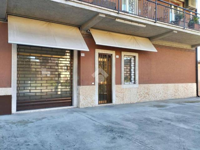 Locale Commerciale in affitto a Comunità montana della valle Trompia, Concesio