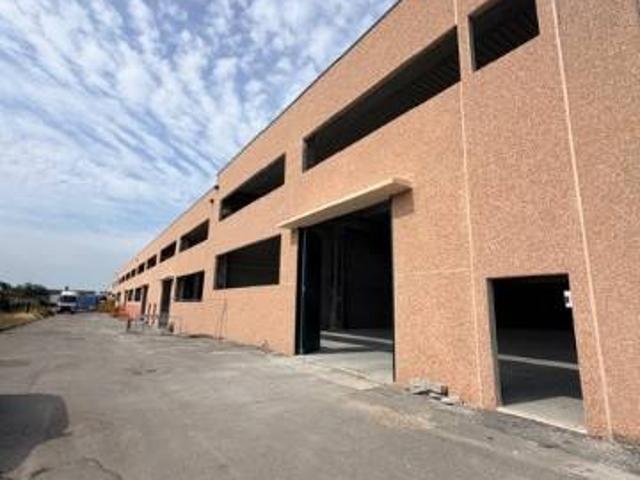 Locale Commerciale in affitto a Cascina Malcantone, Concorezzo