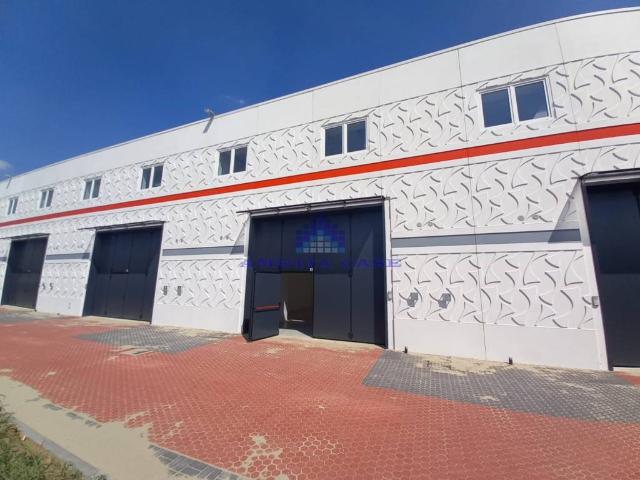 Locale Commerciale in affitto a Concorezzo, Cascina Malcantone