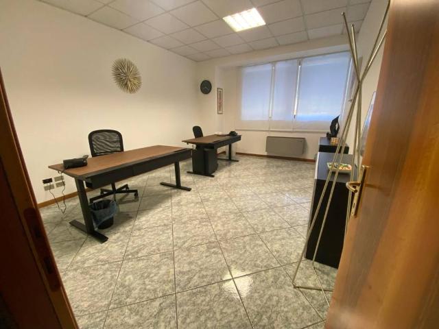Locale Commerciale in affitto a Santa Rosa, Conegliano