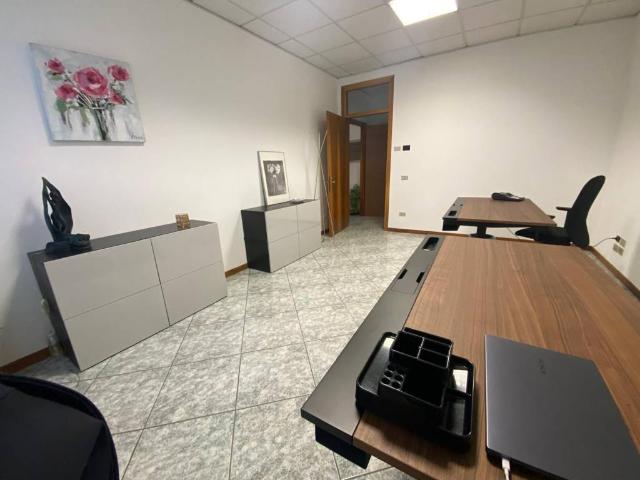 Locale Commerciale in affitto a Santa Rosa, Conegliano