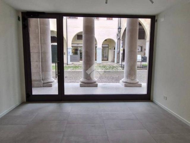 Locale Commerciale in affitto a Monticella, Conegliano