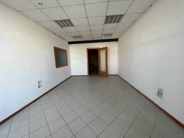 Locale Commerciale in affitto a Campolongo, Conegliano