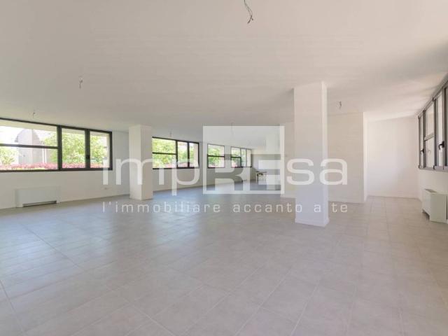 Locale Commerciale in affitto a Monticella, Conegliano