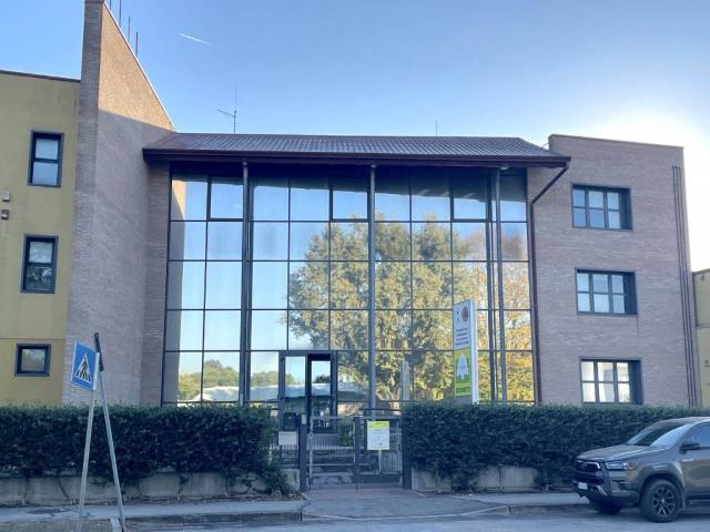 Locale Commerciale in affitto a Conselve, Veneto